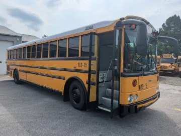 2015 Thomas HDX Flat Nose 90P A/C