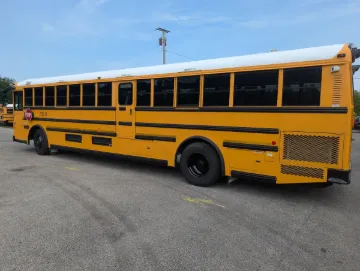 2015 Thomas HDX Flat Nose 90P A/C