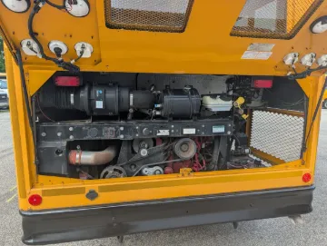 2015 Thomas HDX Flat Nose 90P A/C