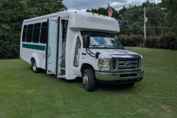 2017 Ford E-450 Starcraft 14P