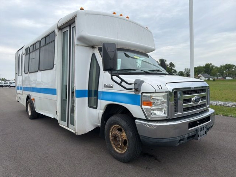 Picture of 2011 Ford E-450 Shuttle Bus
