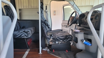 Picture of 2011 Ford E450 Shuttle Bus