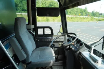 Picture of 1994 MCI MC-12 47P