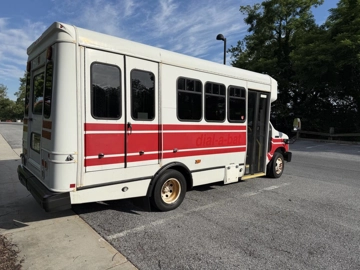 Picture of 2016 Ford E-350 ADA Shuttle Bus