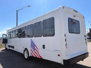 Picture of 2013 International 3200 ADA Starcraft Mid Size Bus