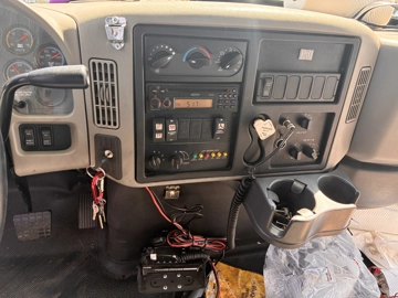 Picture of 2013 International 3200 ADA Starcraft Mid Size Bus