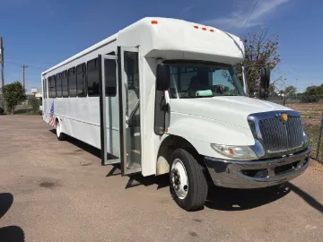 Picture of 2013 International 3200 ADA Starcraft Mid Size Bus