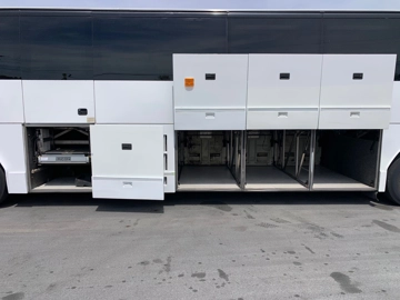 Picture of 2006 Prevost H3-45 Coach Bus