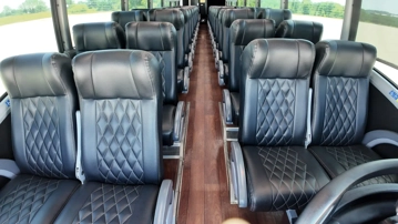 Picture of 2011 MCI J4500 Coach Bus
