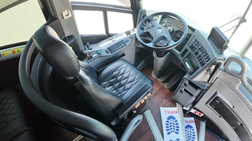 Picture of 2011 MCI J4500 Coach Bus