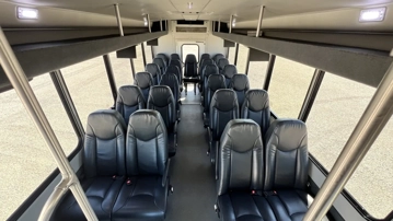 Picture of 2016 Ford E450 Starcraft Shuttle Bus