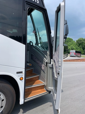 Picture of 2015 MCI J4500 Coach Bus