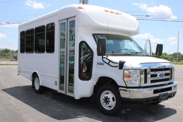 Picture of 2016 Ford E-350 Starcraft Shuttle Bus