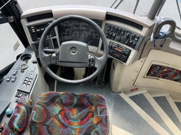Picture of 1999 MCI 102-El3 Coach Bus