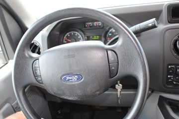Picture of 2016 Ford E-350 Starcraft Shuttle Bus