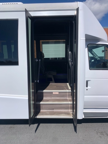 Picture of 2018 Ford E450 Shuttle Bus