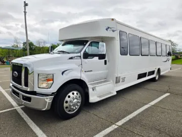 Picture of 2017 Ford F650 Starcraft Mid Size Bus