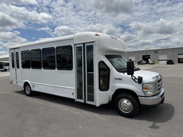 Picture of 2017 Ford E450 Starcraft ADA Shuttle Bus