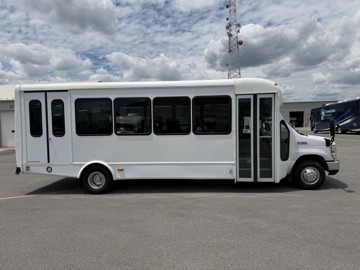 Picture of 2017 Ford E450 Starcraft ADA Shuttle Bus