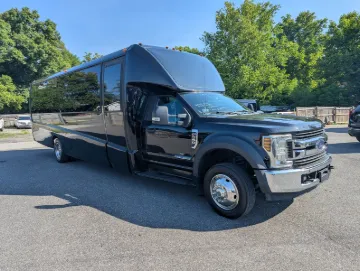 2019 Ford F550 Gm33 Limo Bus