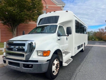 Picture of 2011 Ford F-650 Shuttle Bus
