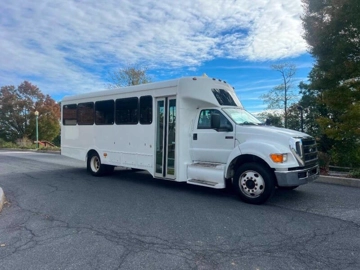 Picture of 2011 Ford F-650 Shuttle Bus