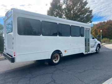 Picture of 2011 Ford F-650 Shuttle Bus