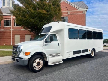 Picture of 2011 Ford F-650 Shuttle Bus