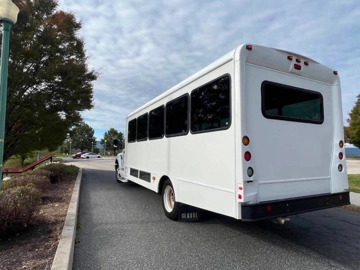 Picture of 2011 Ford F-650 Shuttle Bus