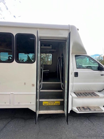 Picture of 2011 Ford F-650 Shuttle Bus