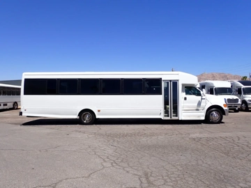 Picture of 2015 Starcraft Xlt Shuttle Bus