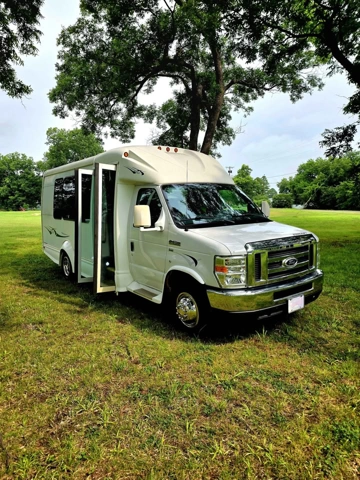 Picture of 2016 Ford E-350 14P Turtle Top