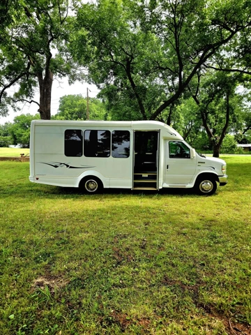 Picture of 2016 Ford E-350 14P Turtle Top