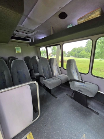 Picture of 2016 Ford E-350 14P Turtle Top