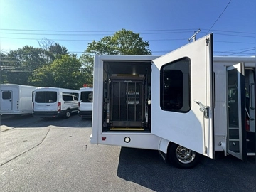 Picture of 2019 Ford E-350 ADA Shuttle Bus
