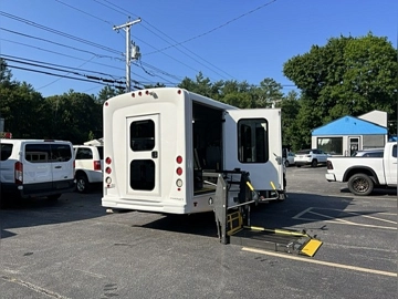 Picture of 2019 Ford E-350 ADA Shuttle Bus