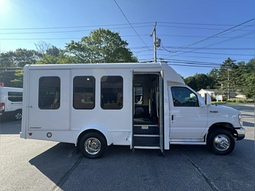 Picture of 2019 Ford E-350 ADA Shuttle Bus