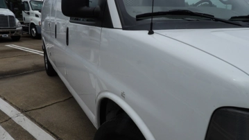 Picture of 2020 GMC Savana Passenger Van