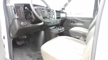 Picture of 2020 GMC Savana Passenger Van