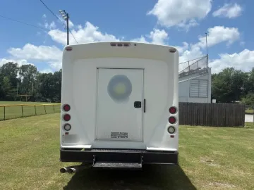Picture of 2018 Ford F550 Shuttle Bus