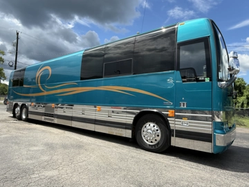 Picture of 2005 Prevost Xlii Motorcoach Conversion