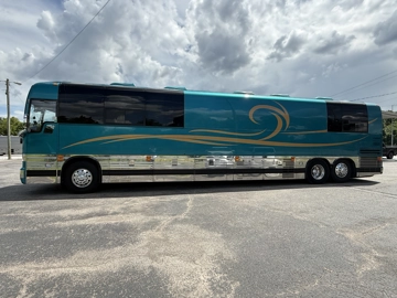 Picture of 2005 Prevost Xlii Motorcoach Conversion