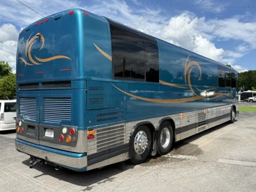 Picture of 2005 Prevost Xlii Motorcoach Conversion
