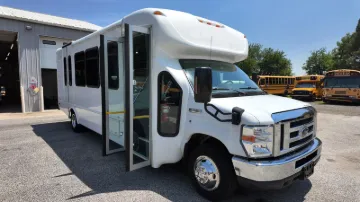 2019 FORD E-450 Starcraft 18P ADA Shuttle