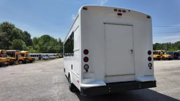2019 FORD E-450 Starcraft 18P ADA Shuttle