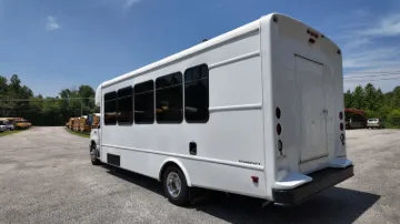 2019 FORD E-450 Starcraft 18P ADA Shuttle