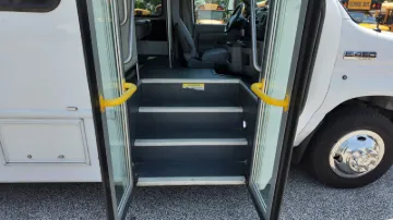 2019 FORD E-450 Starcraft 18P ADA Shuttle