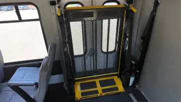 2019 FORD E-450 Starcraft 18P ADA Shuttle