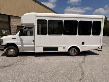 Picture of 2019 Ford E350 Glaval ADA Shuttle Bus
