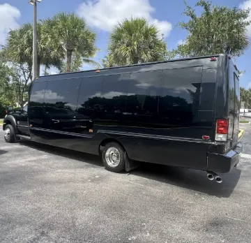 2015 Ford F-550 Eldorado 28P